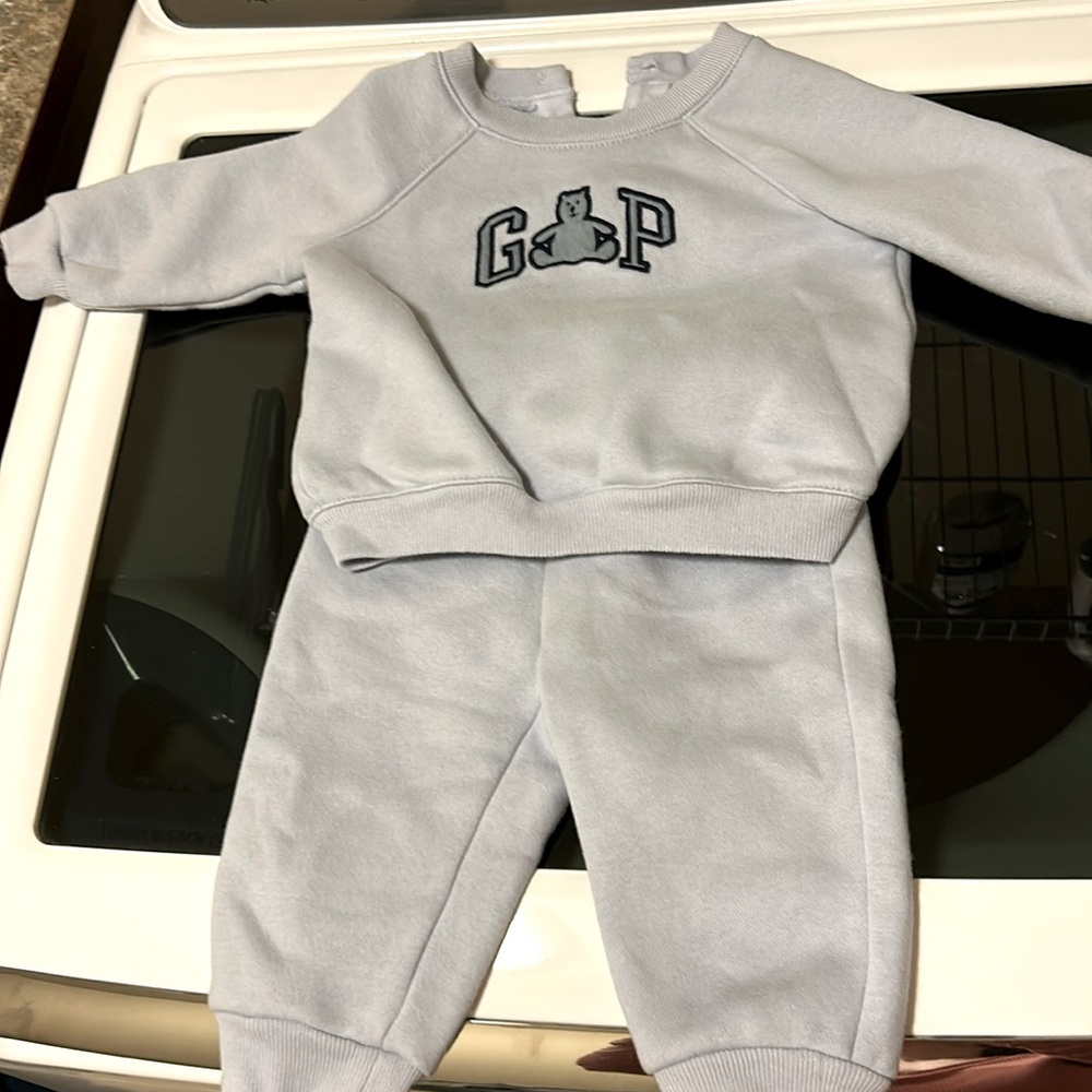 Soft blue matching sweatsuit. So soft and warm! Great condition